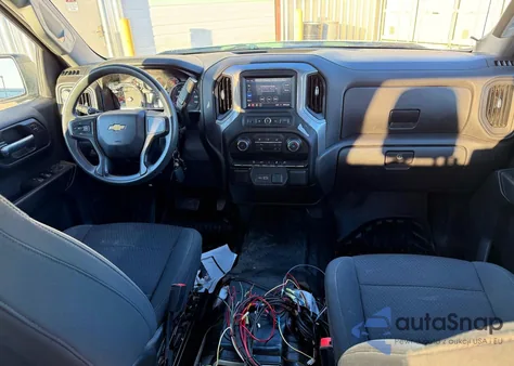 2021 Chevrolet Silverado K1500 z USA, uszkodzony, nr VIN 3GCUYAEF0MG242818
